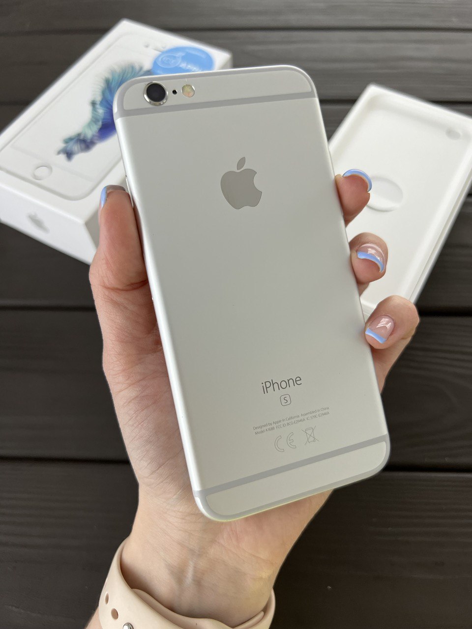 Apple iPhone 6s 32Gb Silver в Тюмени